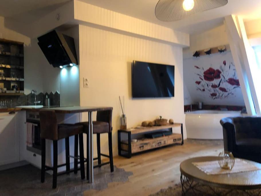 Sejour Detente Au Coeur De Macon Spa,Cine,Bouteille Offerte Exterior foto